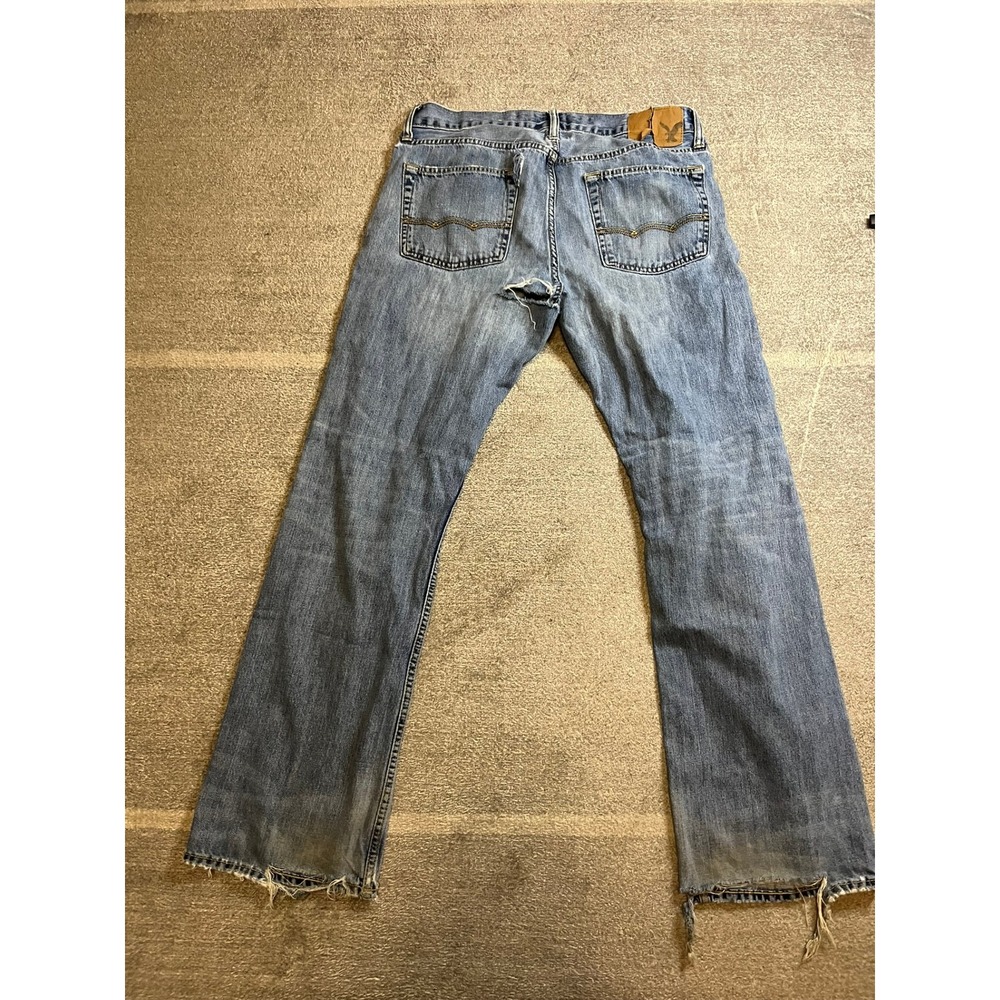 American Eagle Mens Light Wash Distressed Relaxed Straight Leg Denim Jeans